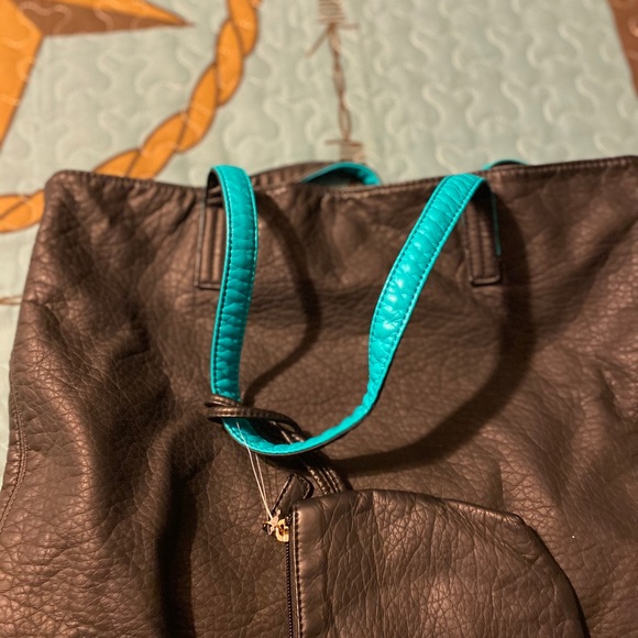 Handbag - Picture 2 of 3